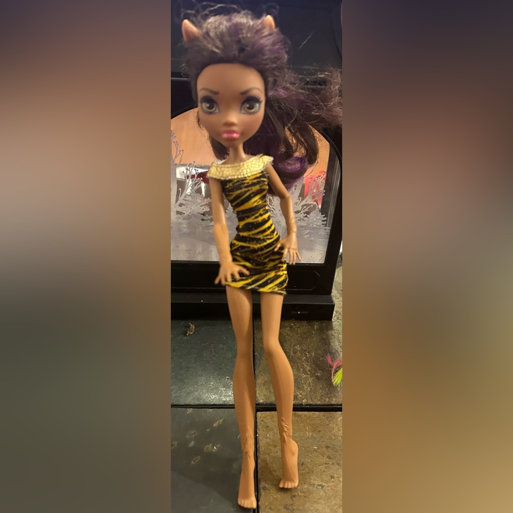 Monster high Claudine Wolf,  love